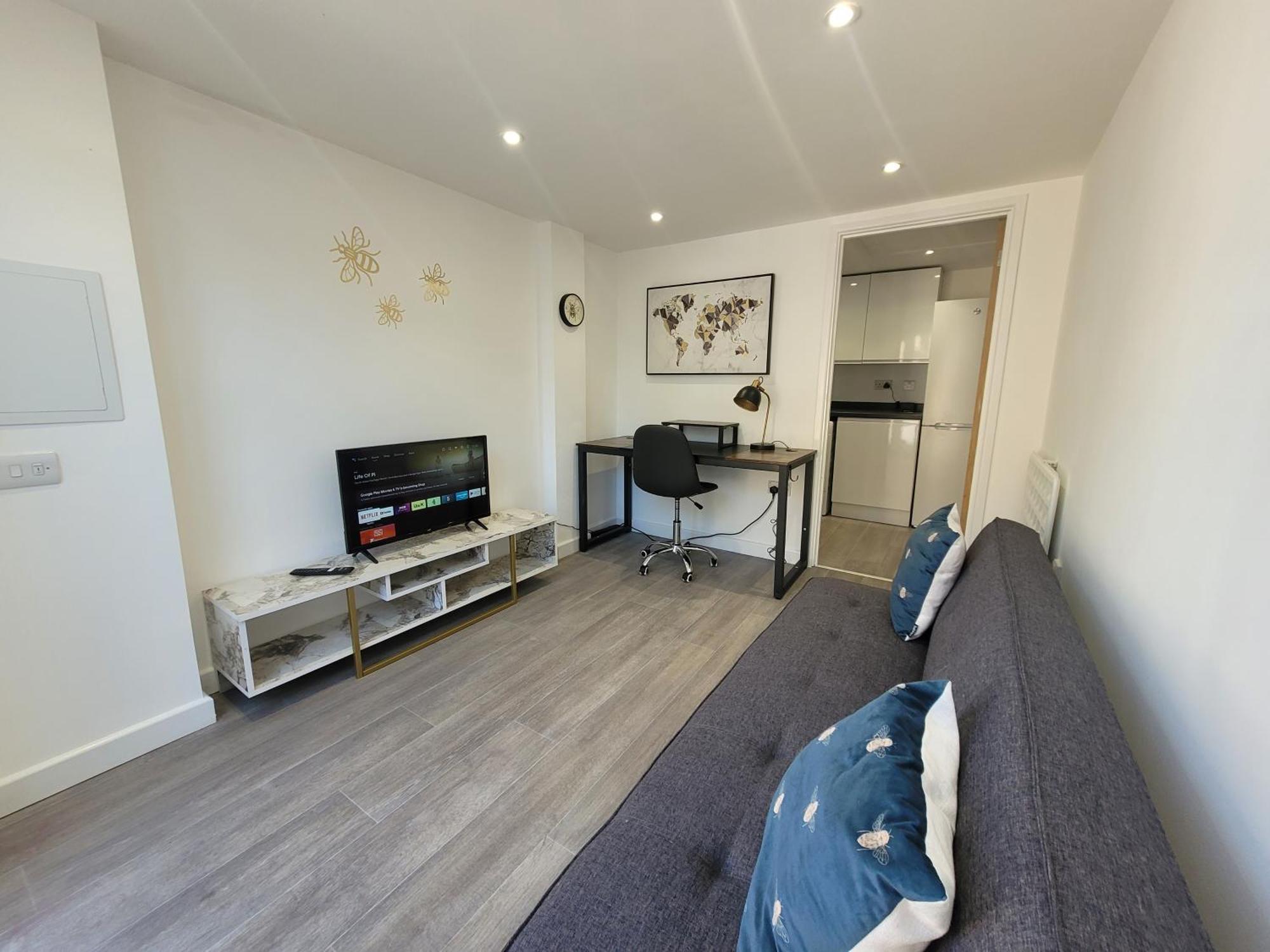 Bumblebee Bungalow - With Separate Office And Gaming Space By Catchpole Stays Colchester Exterior foto